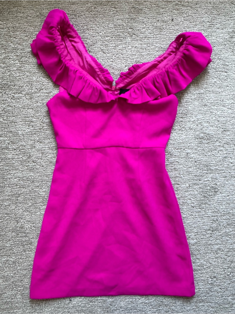 Stunning Women’s Ruffle V-Neck Sleeveless Top in Fuchsia - Picture 3 of 5